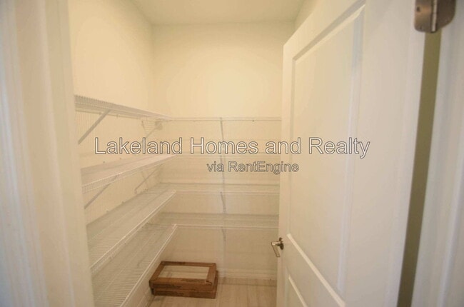 Building Photo - 4060 Radiant Mountain Dr