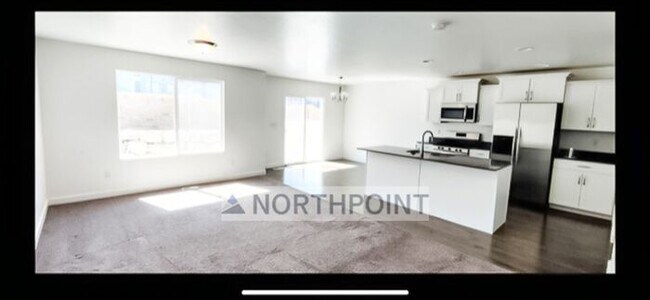 Building Photo - Beautiful 3BR 2BA Home w/ Quartz Kitchen and Garage in Herriman! Amazing Price!!!