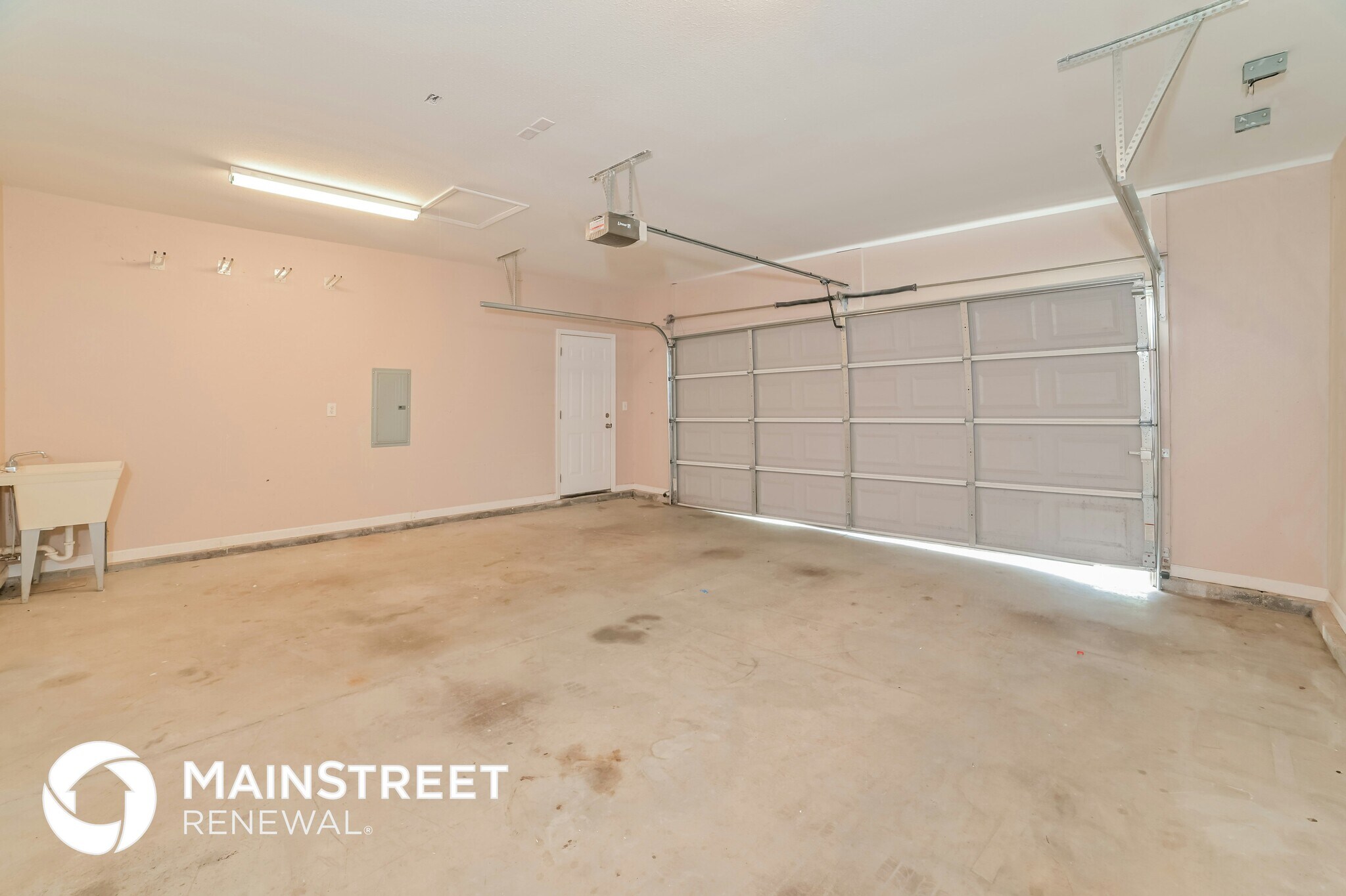 Building Photo - 7736 Gilmore Ln