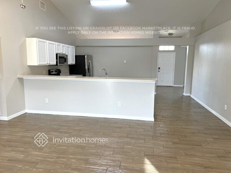 Building Photo - 5341 NW Aloha St