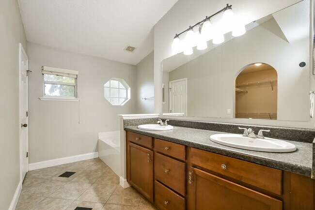 Building Photo - 1143 Biltsdale Ct