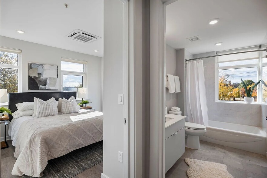 Building Photo - 3449 Scotts Ln