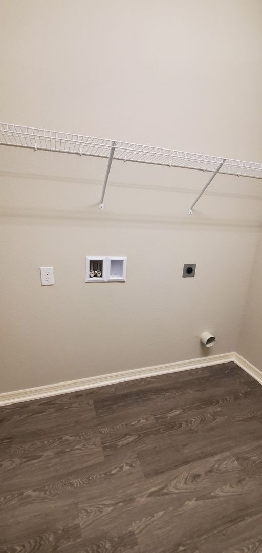 Building Photo - 4-Bedroom, 2.5-Bathroom in Winter Haven