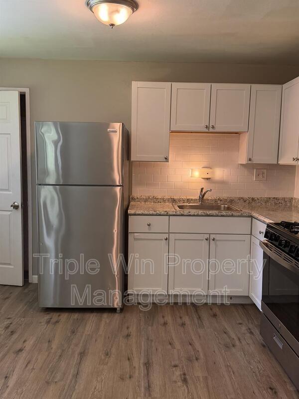 Building Photo - 10329 Chesley Dr