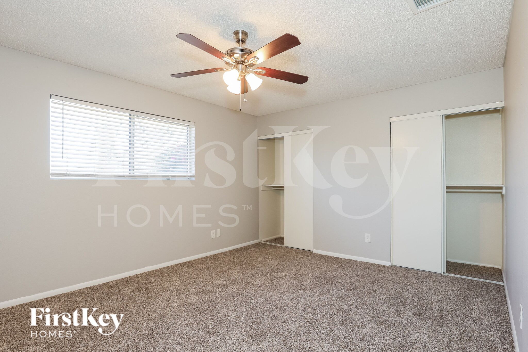 Building Photo - 4924 S Hazelton Ln