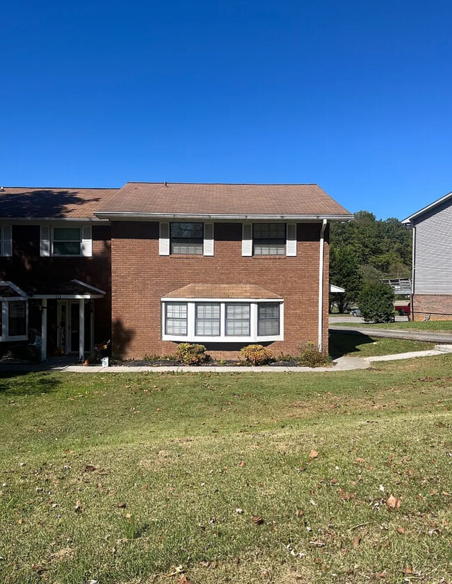 Primary Photo - 115 Golfcrest Ln