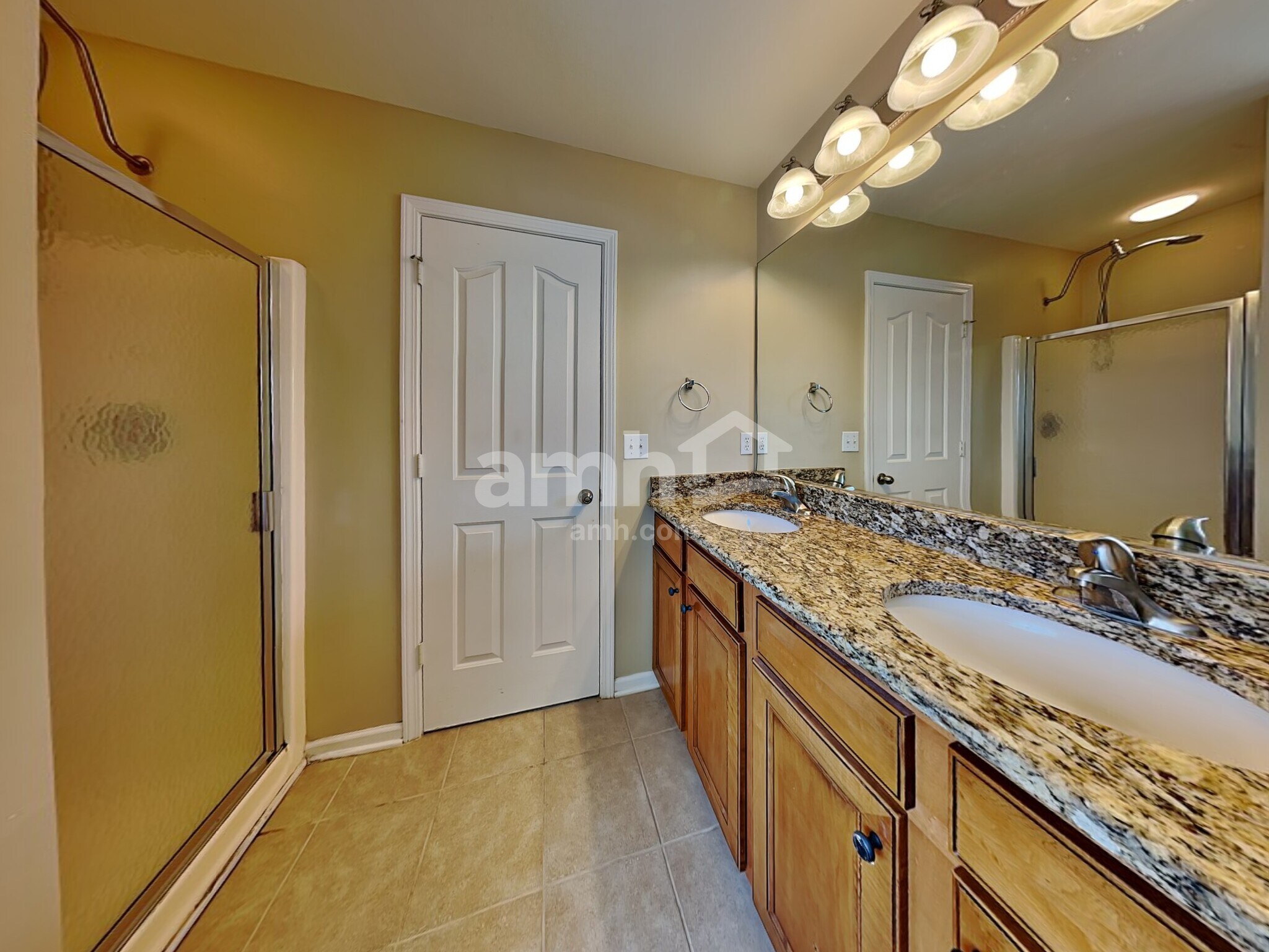 Building Photo - 11 Knoll Ridge Dr