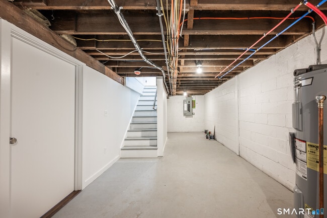 Building Photo - 220 Upper Grassy Hill Rd