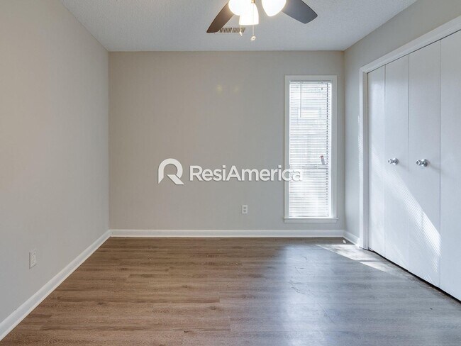 Building Photo - Completely renovated 3 bedroom, 2 bathroom home