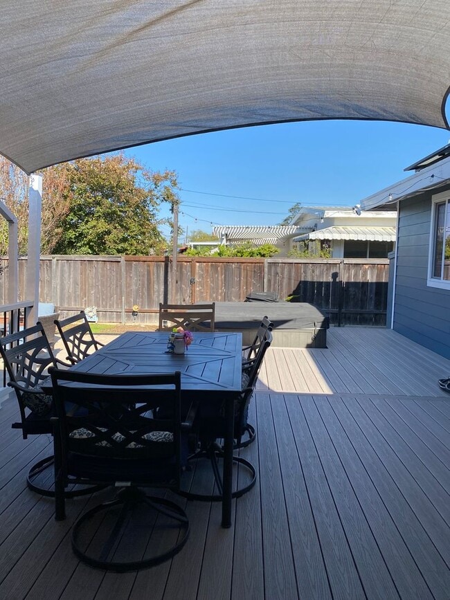 Building Photo - Charming 3 bed 2 bath home in Serra Mesa