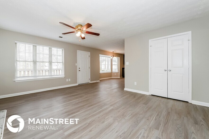 Building Photo - 2611 Star Ln