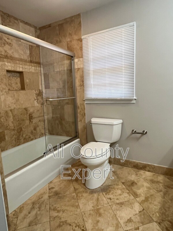 Building Photo - 2300 Fenhurst Pl
