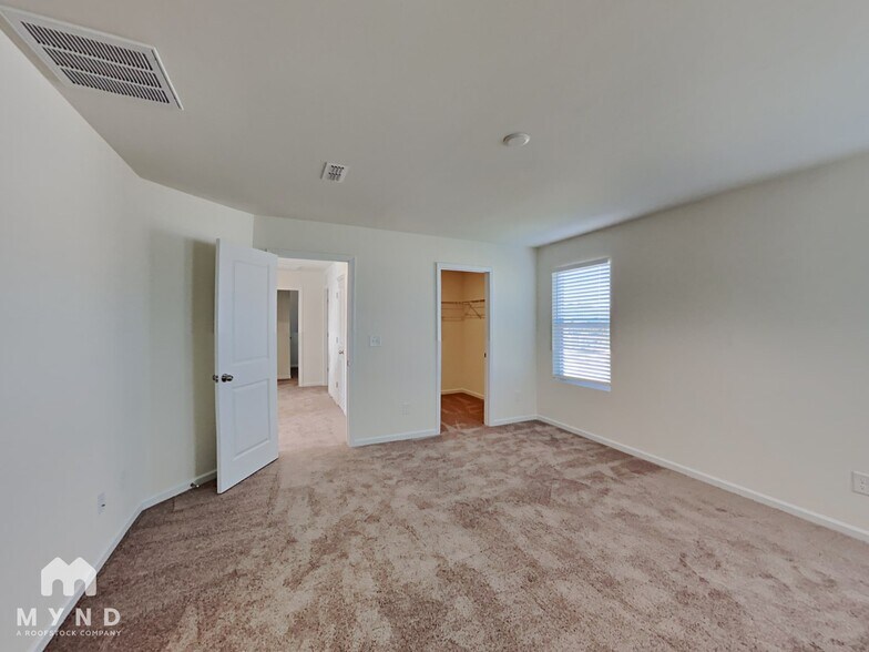 Building Photo - 1568 Banham Dr