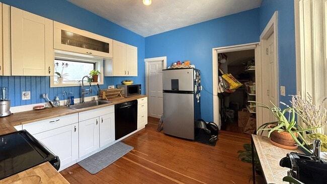 Building Photo - 55 Glenwood Rd