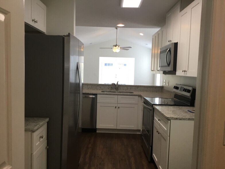 Building Photo - 133 Cameron Way Cir