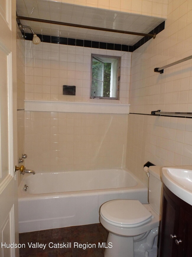 Building Photo - 549 NY-23B