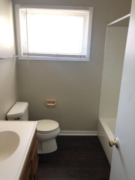 Building Photo - 4415 N 62nd St
