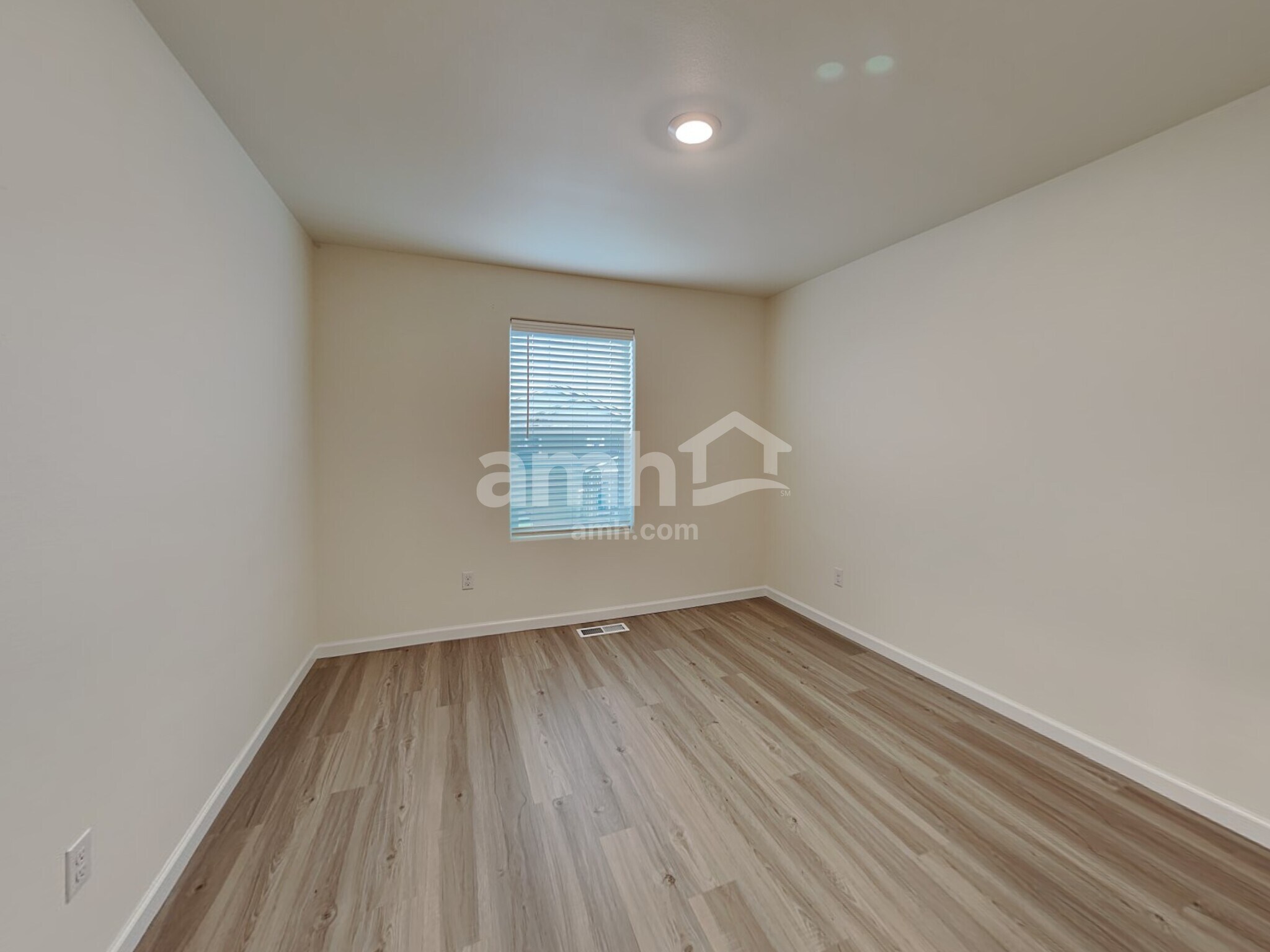 Building Photo - 1307 W 15th Ave