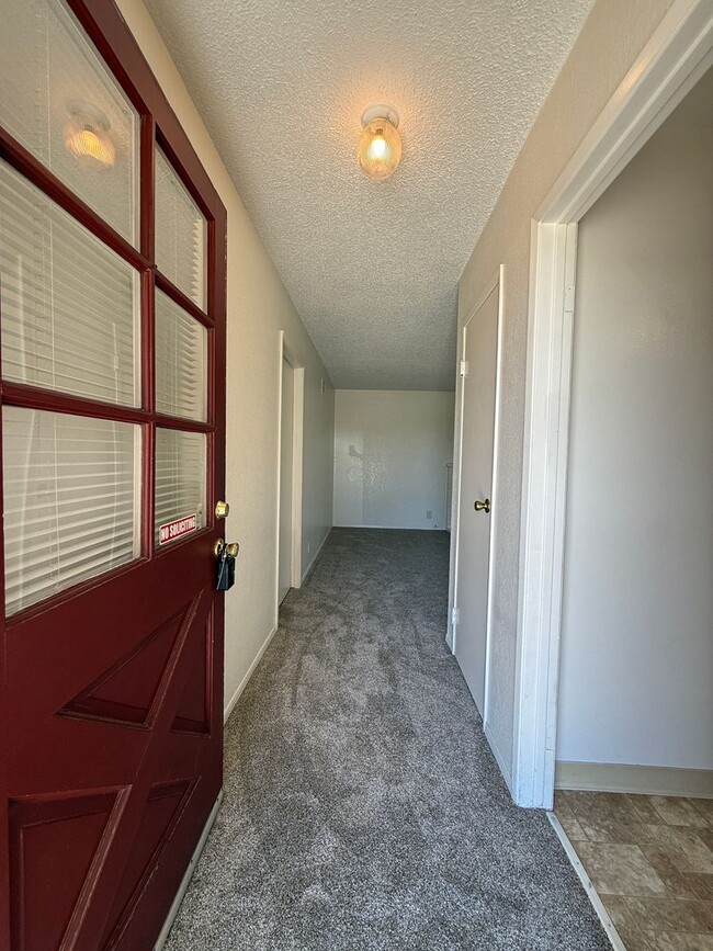 Building Photo - Orcutt Single Story Ranch Style Home Near Waller Park/Highway 135