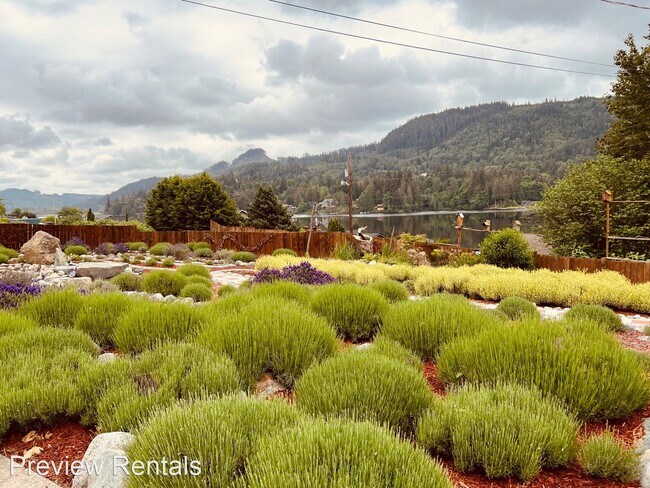 Building Photo - 2 br, 1 bath House - 23871 N. Westview Rd