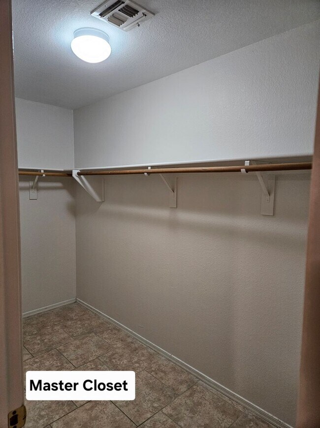 Building Photo - Mirador Estates (Lindsay & Warner) 3 bed 2 bath single level