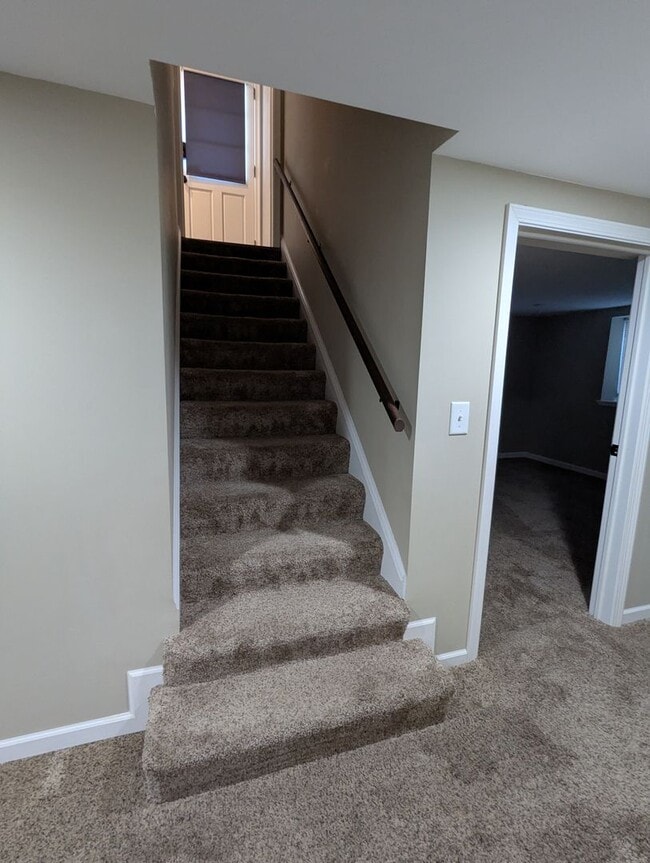 Building Photo - Charming & Spacious Home in the Heart of R...