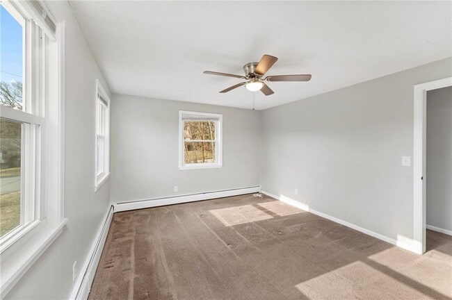 Building Photo - 2 Juniper Ln