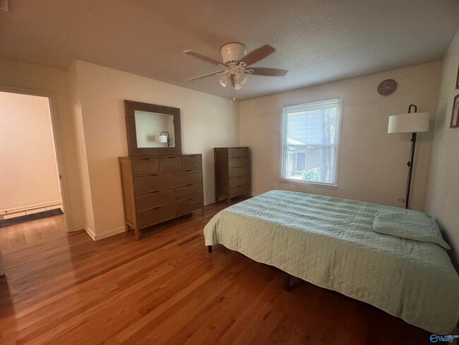 Building Photo - 2132 Belle Grove Dr SW