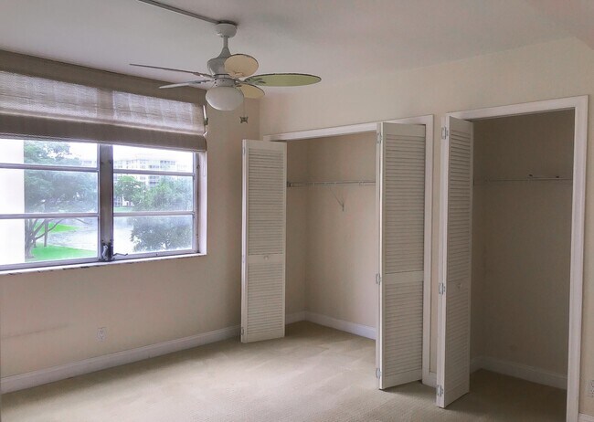 Building Photo - 3091 N Course Dr
