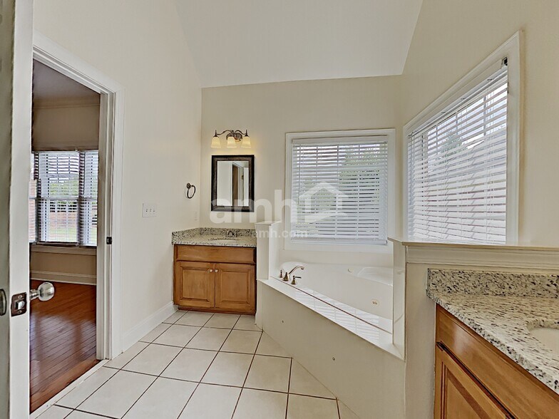 Building Photo - 2514 Firethorn Ct