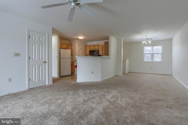 Building Photo - 211 Sparrow Rd