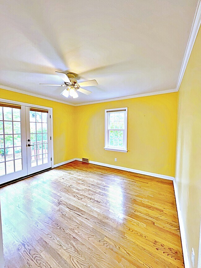 Building Photo - 6309 NE Broadway