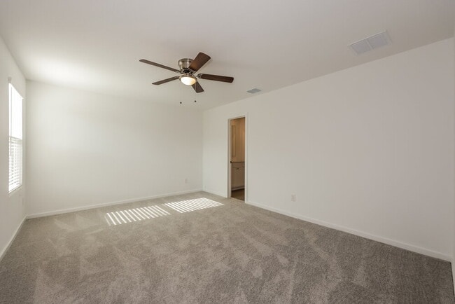 Building Photo - 103 Wild Rose Dr