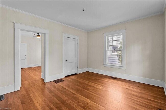 Building Photo - 213 Westover Terrace