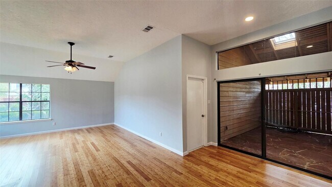 Building Photo - 12710 Meadway Ct