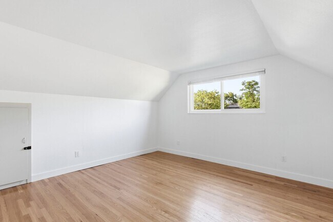 Building Photo - 1611 Clemson Dr
