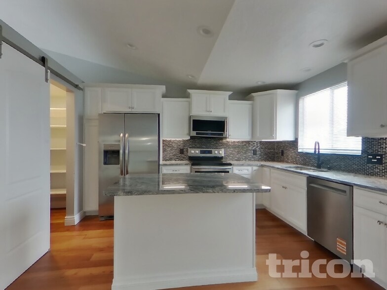 Building Photo - 1393 N 870 W