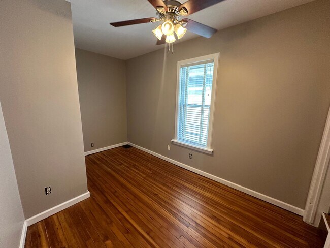 Building Photo - Mt Pleasant Ave 1073-1075 GW2