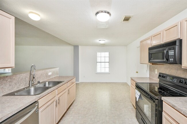 Building Photo - 16134 Coleburn Dr