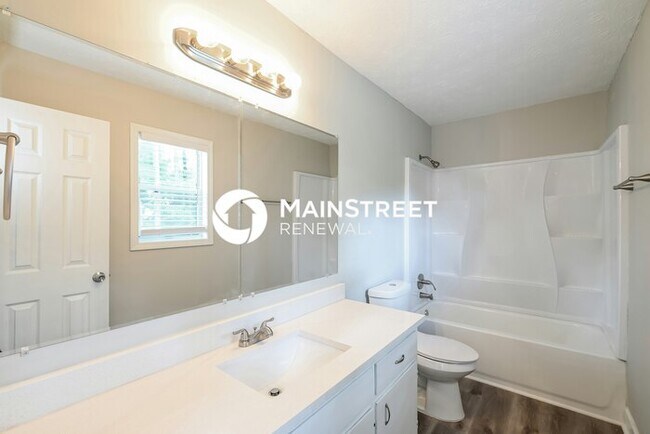 Building Photo - 4 Bedroom Pet-Friendly Home in STONE MOUNTAIN, GA with Main Street Renewal