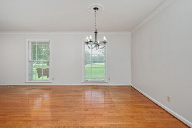 Building Photo - Beautiful Brick Ranch Home in Franklin