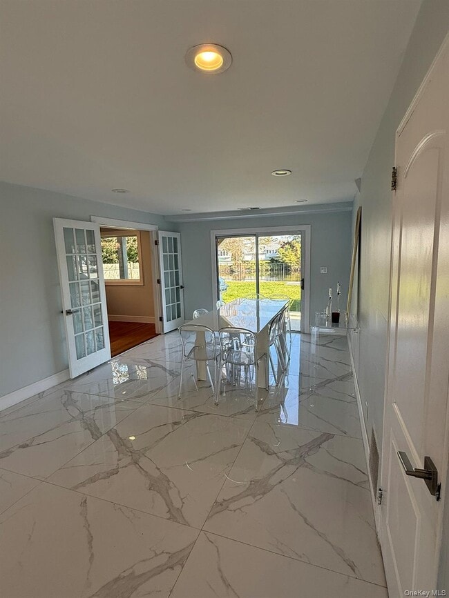 Building Photo - 640 Derby Ave