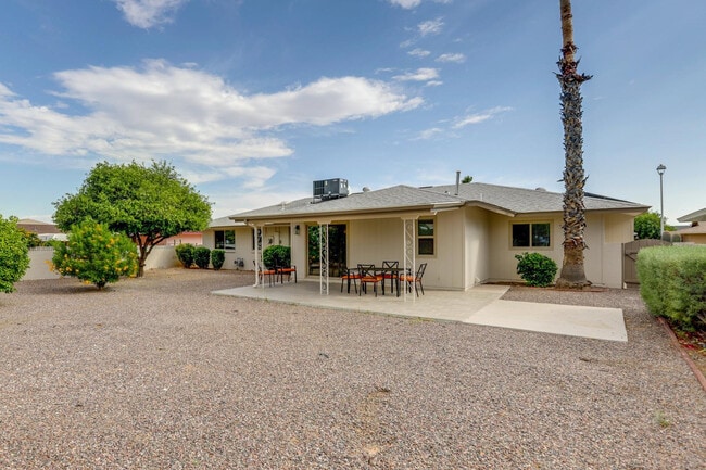 Building Photo - 10320 W Sierra Dawn Dr