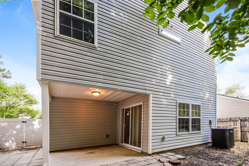 Building Photo - 632 Spanish Oak Dr