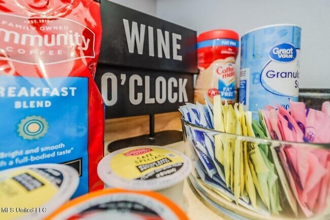 Building Photo - 410 Old Spanish Trail