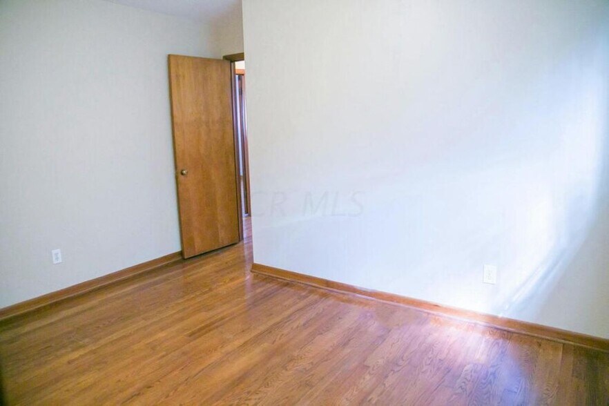 Building Photo - 1306 Zettler Rd