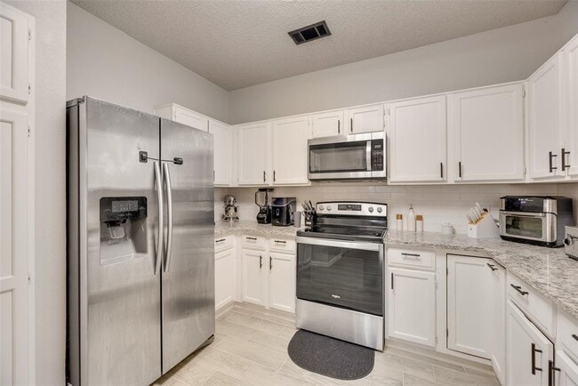 Building Photo - 4477 Sierra Dr