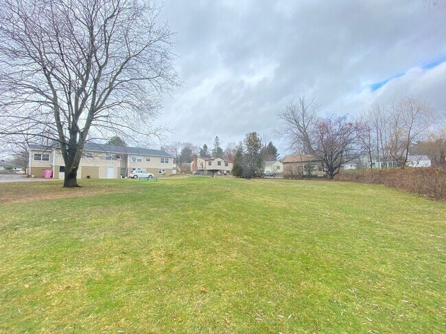 Building Photo - 94 Millville St