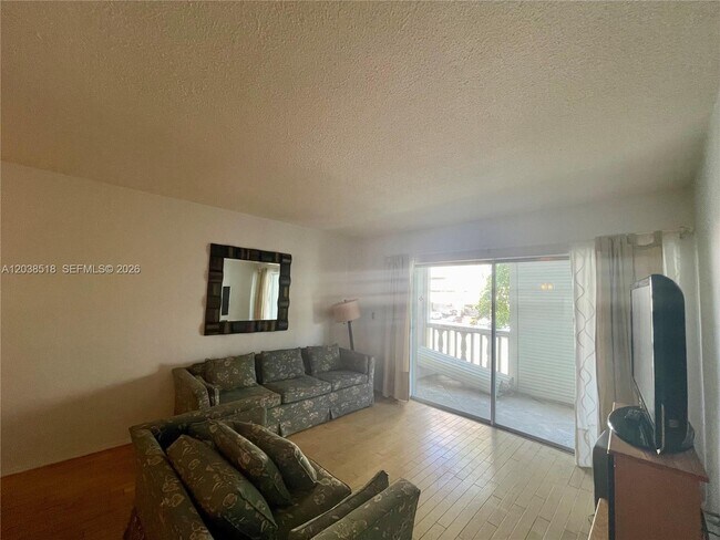 Building Photo - 450 Paradise Isle Blvd