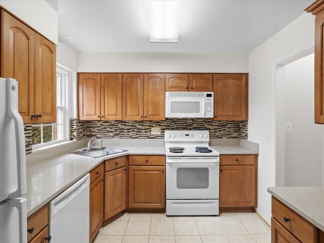 Building Photo - 8403 Thompson Rd